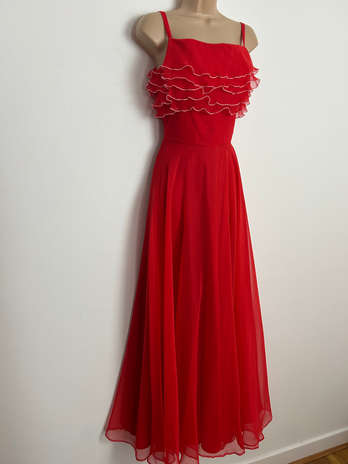 Vintage 1970s YVETTE Size 8 Red Ruffle Layered Strappy Summer Occasion Maxi Dress
