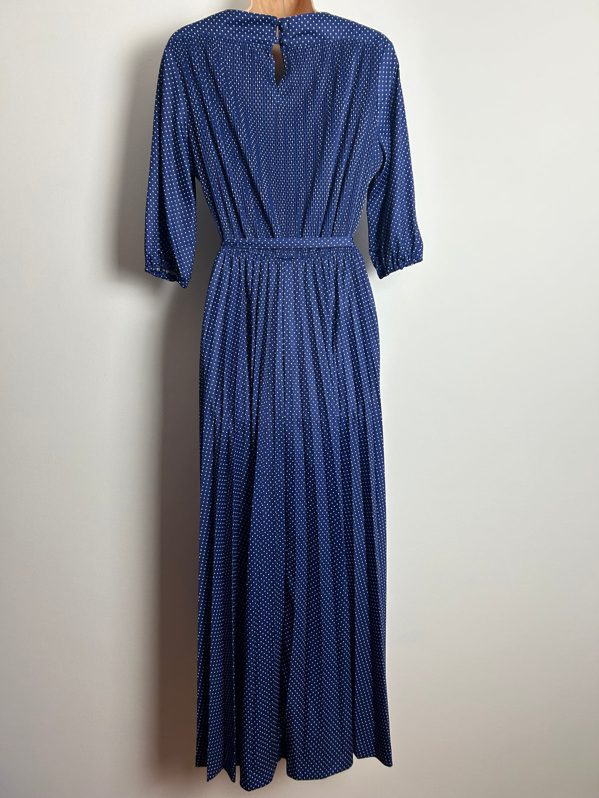Vintage 1970s Size 10-12 Navy Blue & White Polka Dot Plisse Pleated Boho Belted Maxi Dress