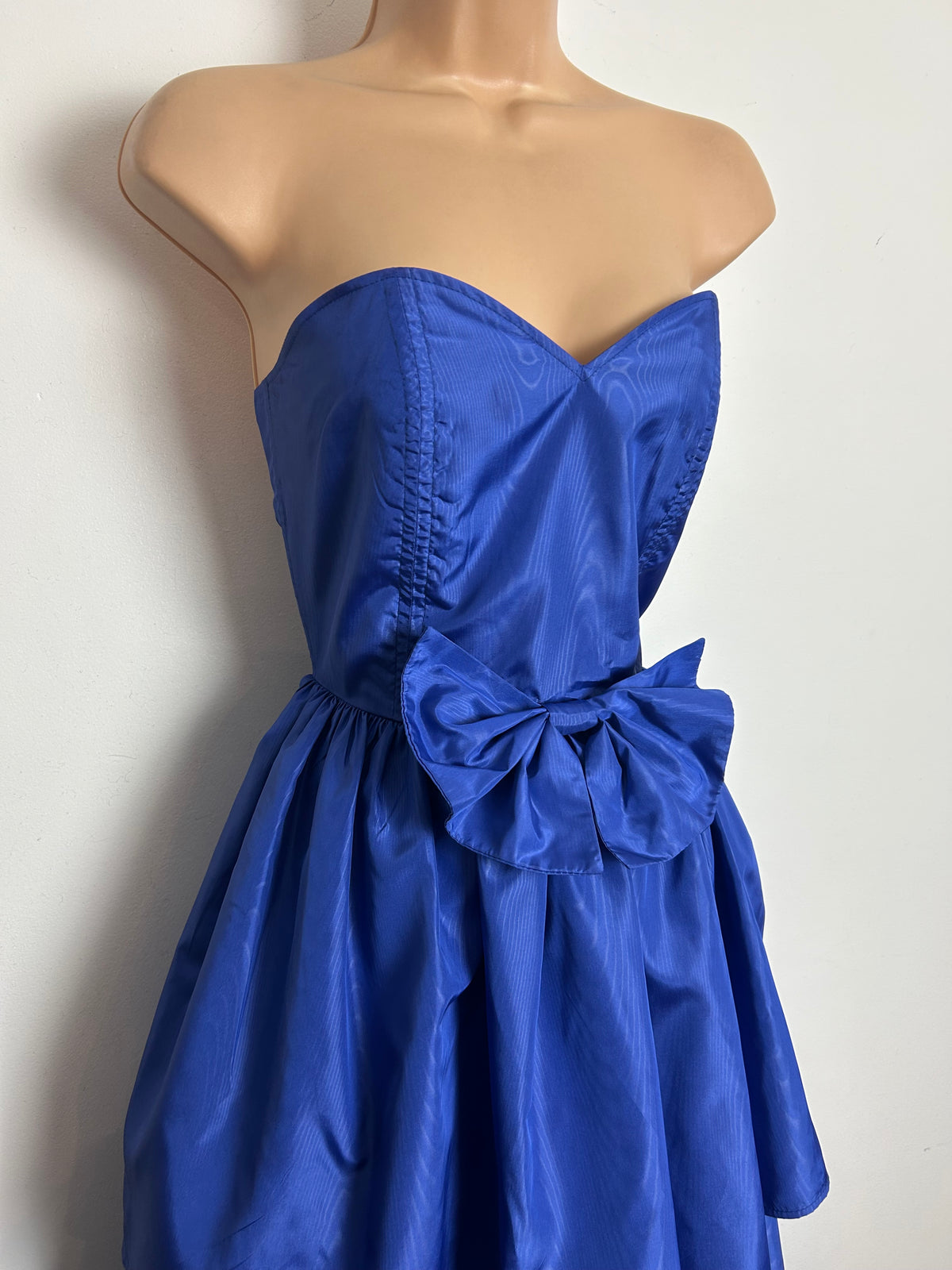 Vintage 1980s VIVIEN SMITH Size 6-8 AMAZING Blue Watermark Strapless Tiered Occasion Ballgown