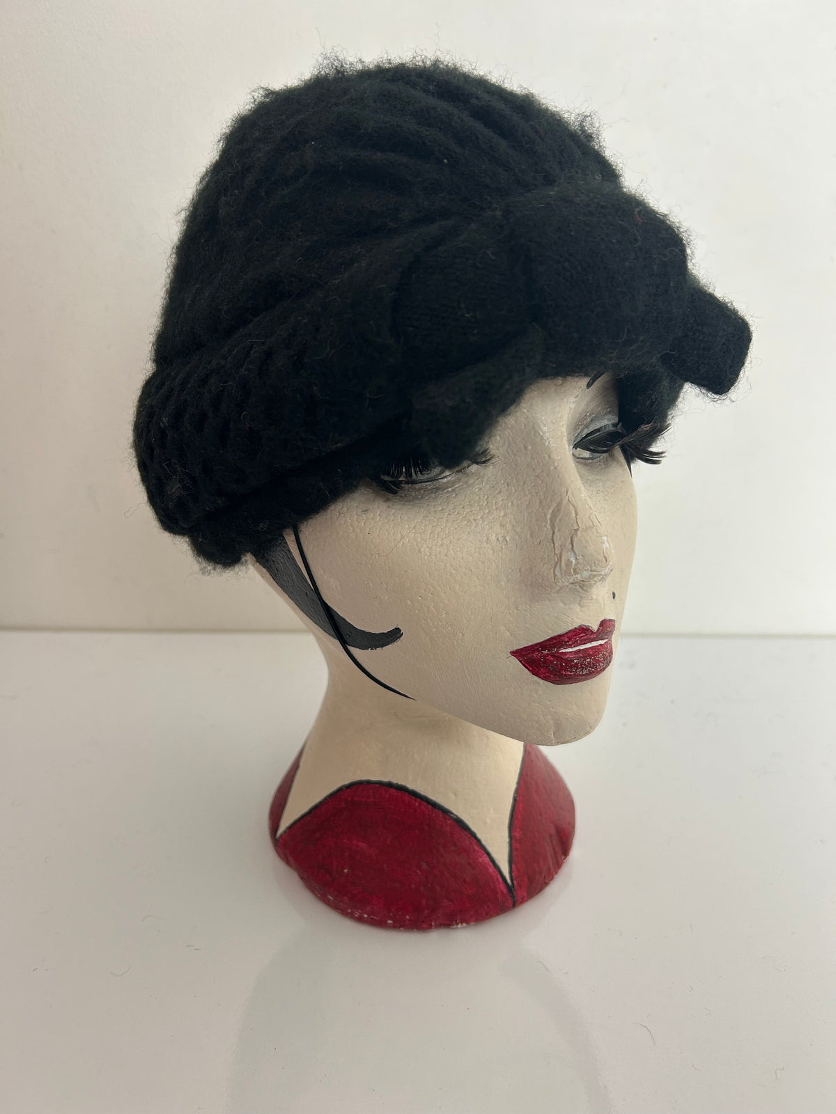 Vintage 1960’s Black Wool Bow Detail Turban Style Hat With Chin Strap