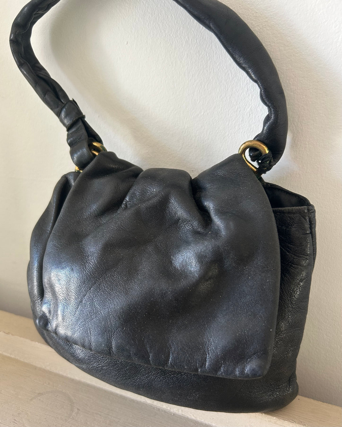 Vintage 1960s Small Leather Pouch Style Bag With Small Handle
