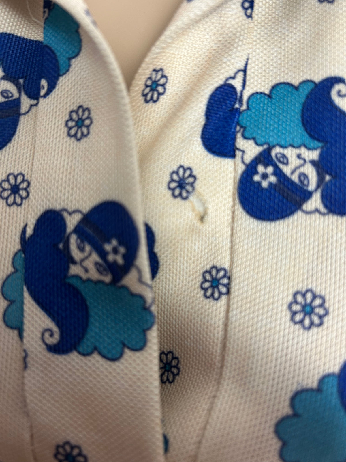 Vintage 1970s JON ADAMS UK Size 8 Cream & Blue Tones 1920s Face Novelty Print Long Sleeve Day Dress