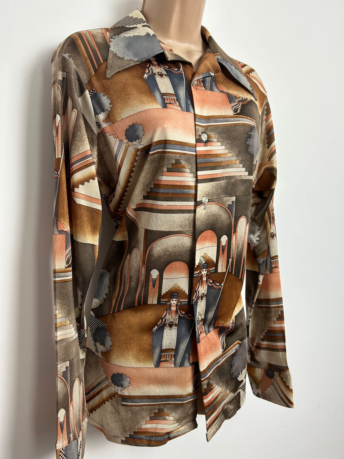 Vintage 1970s Size 10-12 Brown & Grey Tones Novelty Print Long Sleeve Shirt