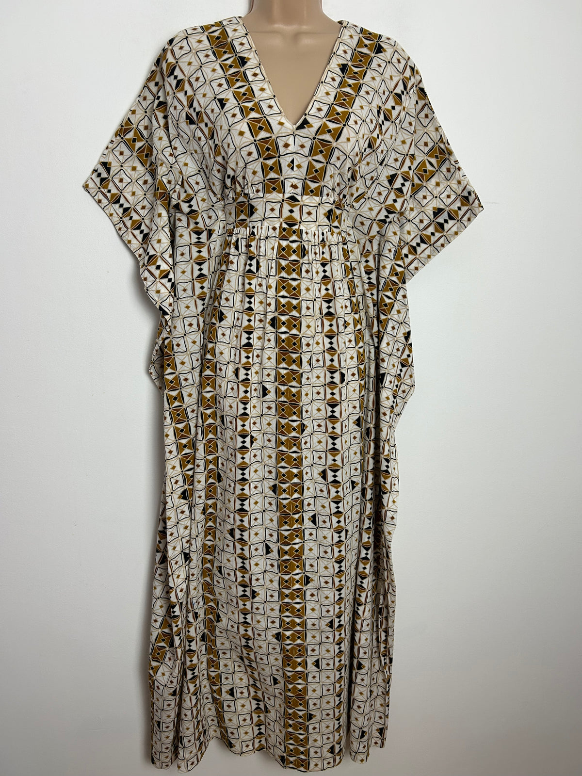 Vintage Early 1970s One Size Up To Size 18 White Brown & Black Check Print Wide Sleeve Cotton Kaftan