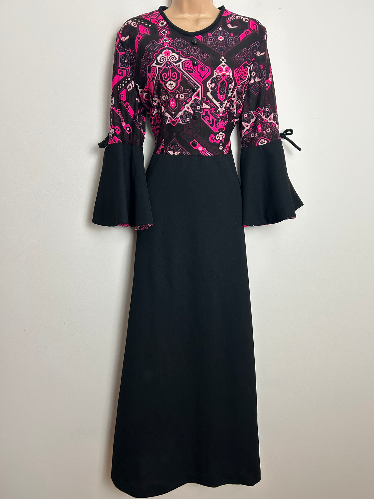 Vintage 1970s Size 14 Black Neon Pink & Maroon Abstract Print Flared Cuff Maxi Dress