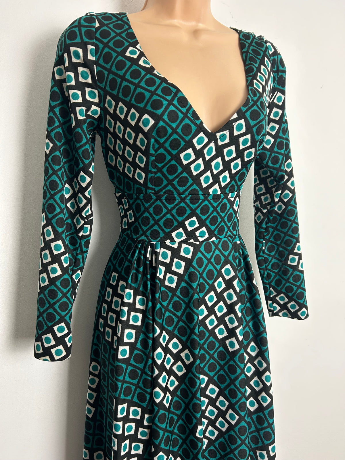 Vintage 1970s LEROSE Size 8 Black Teal & White Diamond & Spot Print Long Sleeve Maxi Dress