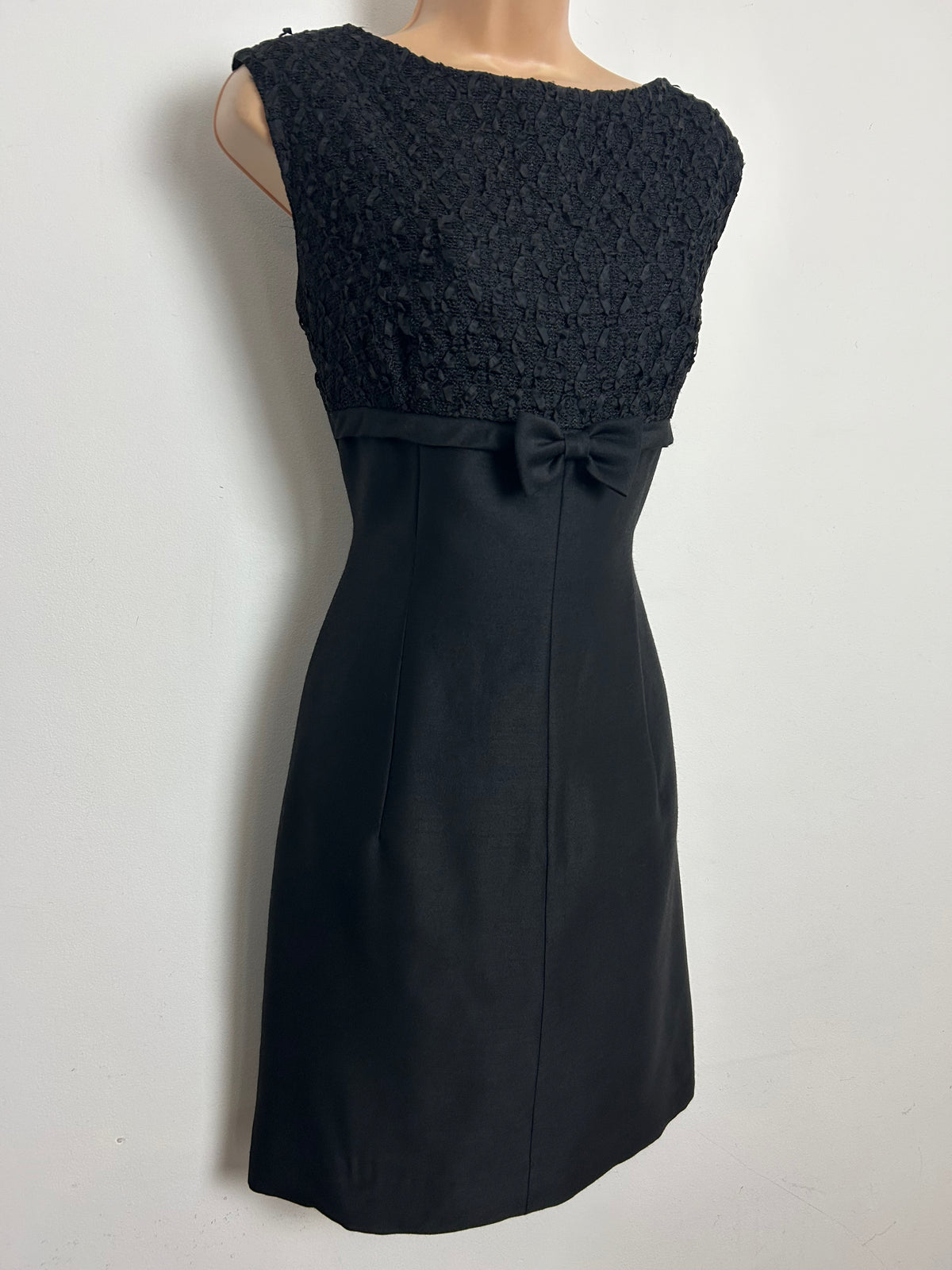 Vintage 1960s Size 10 Mod Black Ribbon & Bow Detail Little Black Dress