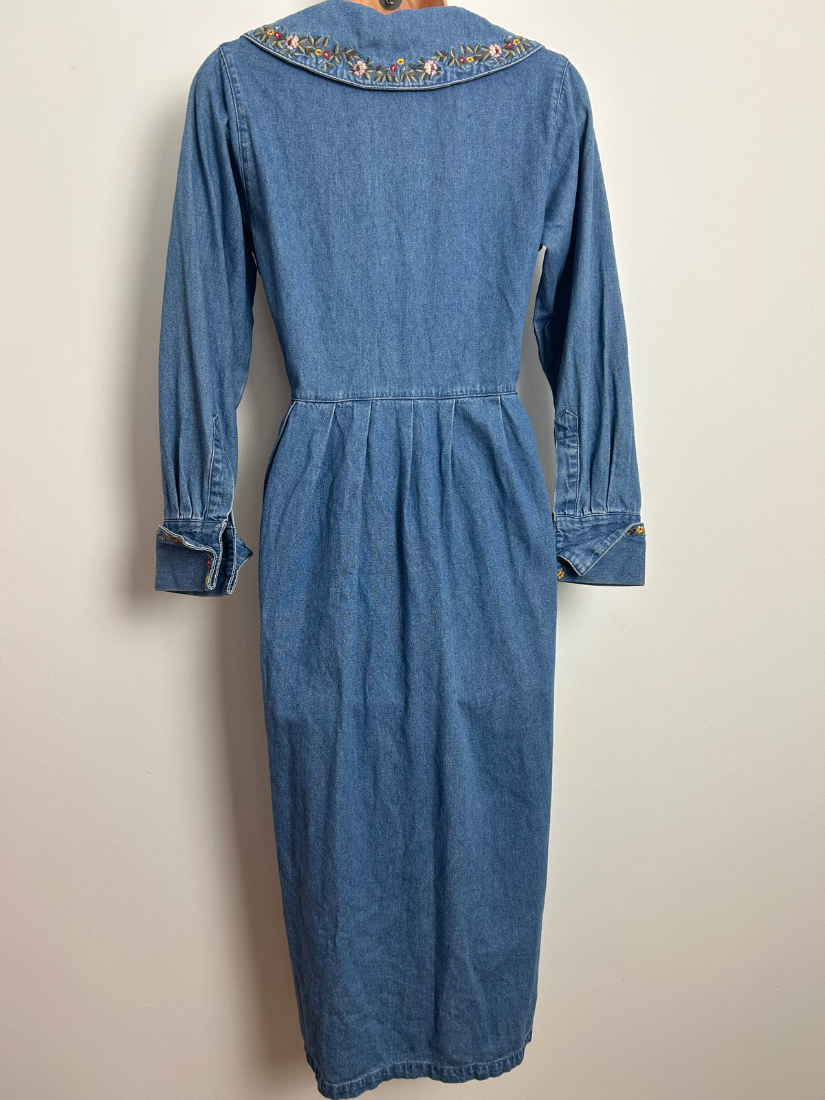 Vintage 1980s FADS Size 10 Denim Embroidered Collar & Cuffs Detail Pleated Midi Dress
