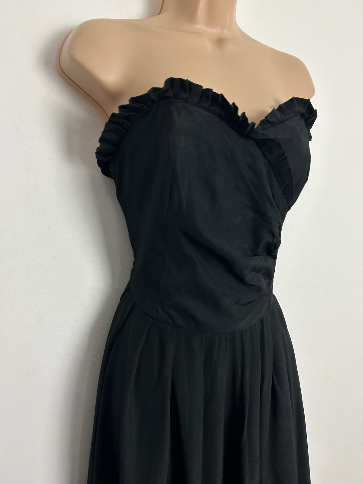 Vintage 1980s MONSOON UK Size 8 Black Strapless Pleated Occasion Evening Ballgown Party Prom Dress