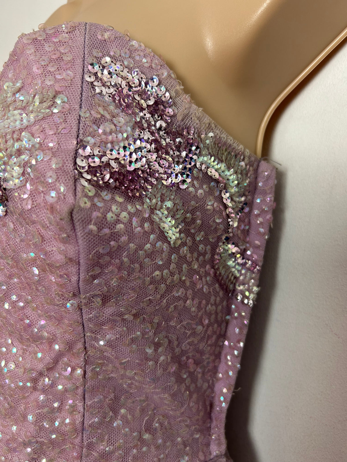 Vintage Early 1950s (Possibly 1940s) UK Size 6 Pale Mauve Tulle Net Sequin Strapless Princess Ballgown