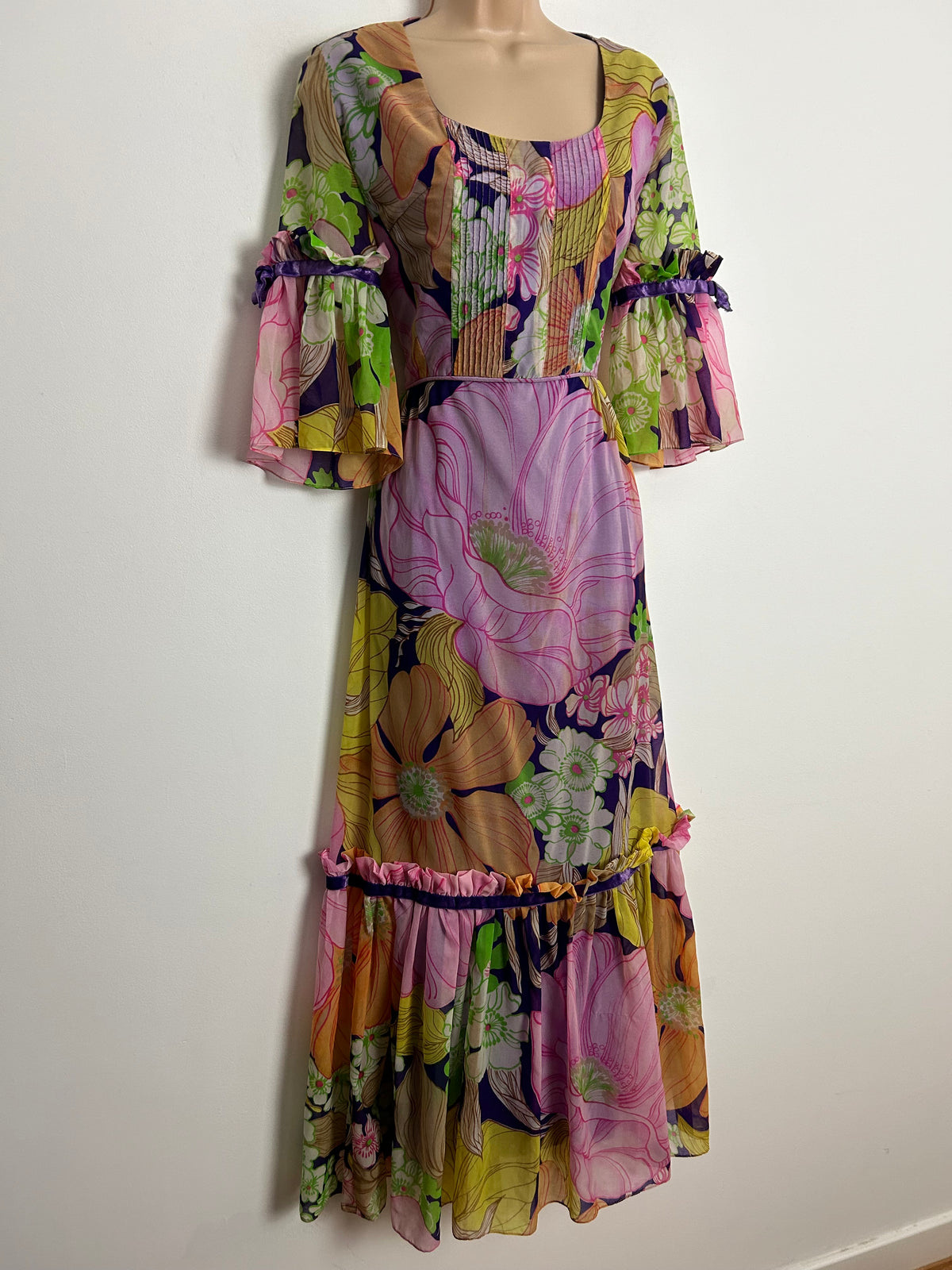 Vintage 1970s UK Size 8-10 Pink Purple Yellow & Green Floral Print Mid Length Flared Cuff Boho Maxi Dress