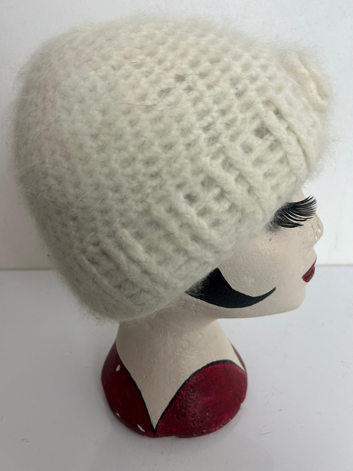 Vintage C&A Handcrafted Cream Soft Fluffy Angora Mix Beanie Winter Hat