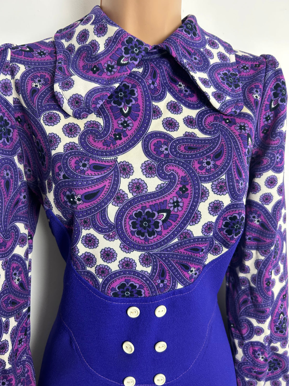 Vintage 1960s Size 12 Purple & White Paisley Print Beagle Collar Long Sleeve Mod Dress