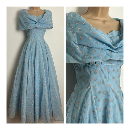 Vintage 1950s Size 6-8 Beautiful Pale Blue & Pink Floral Flock Pattern Shawl Collar Occasion Gown