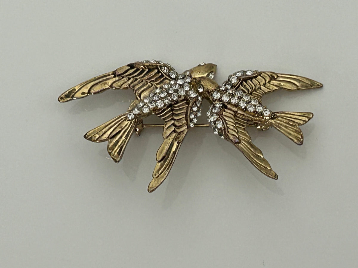 Vintage 1980s Gold Tone Swallow Birds Diamante Set Pin Brooch