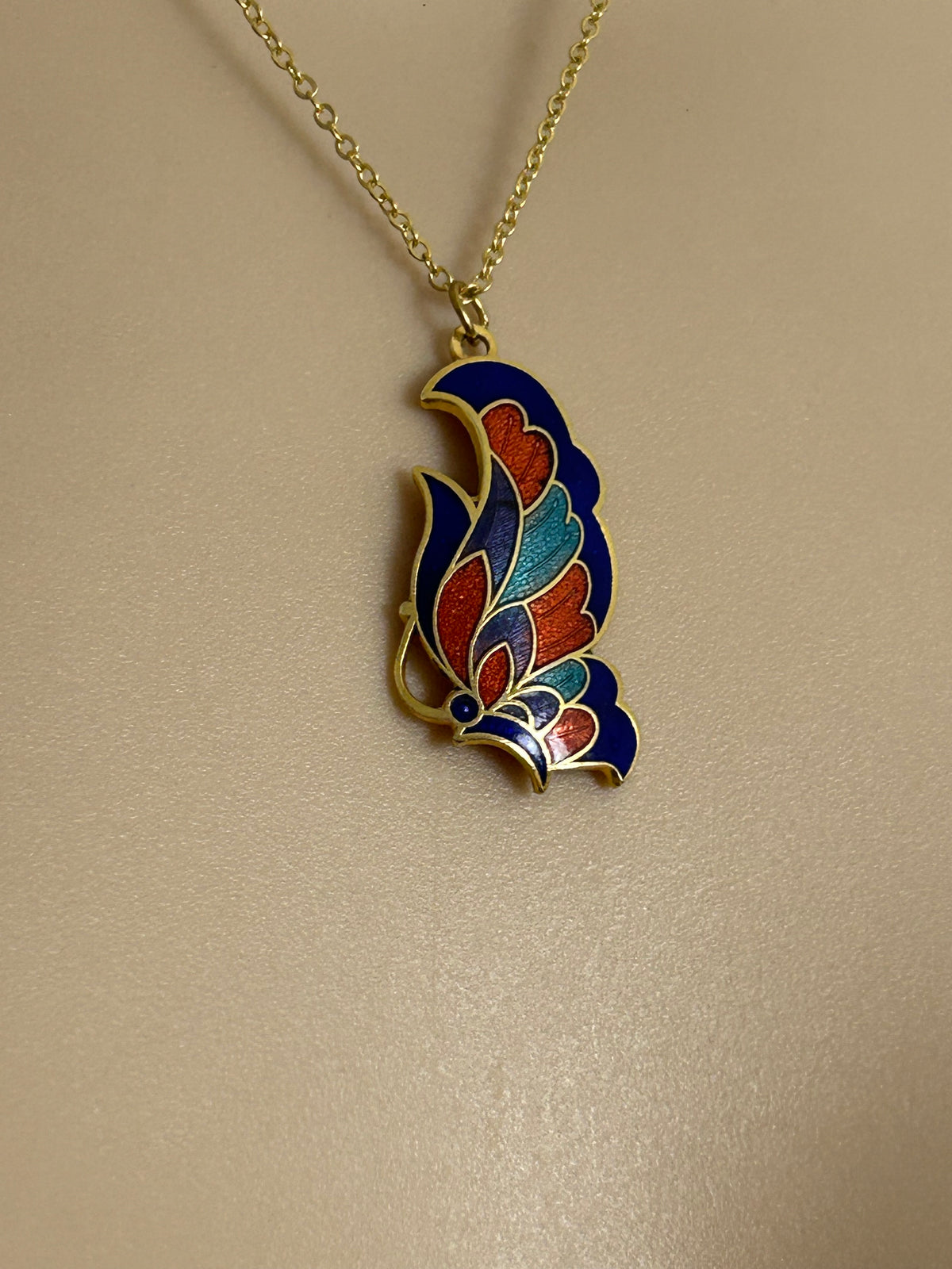 Vintage Gold Tone Red Butterfly Pattern Dagger Shaped Pendant & Necklace