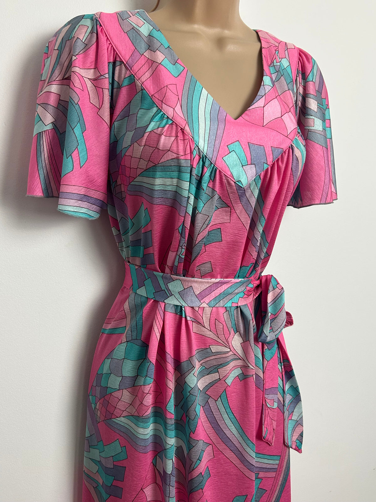 Vintage Late 1970s Made In Italy Size 12-14 Pink Mint & Lilac Abstract Geo Print Belted Dress