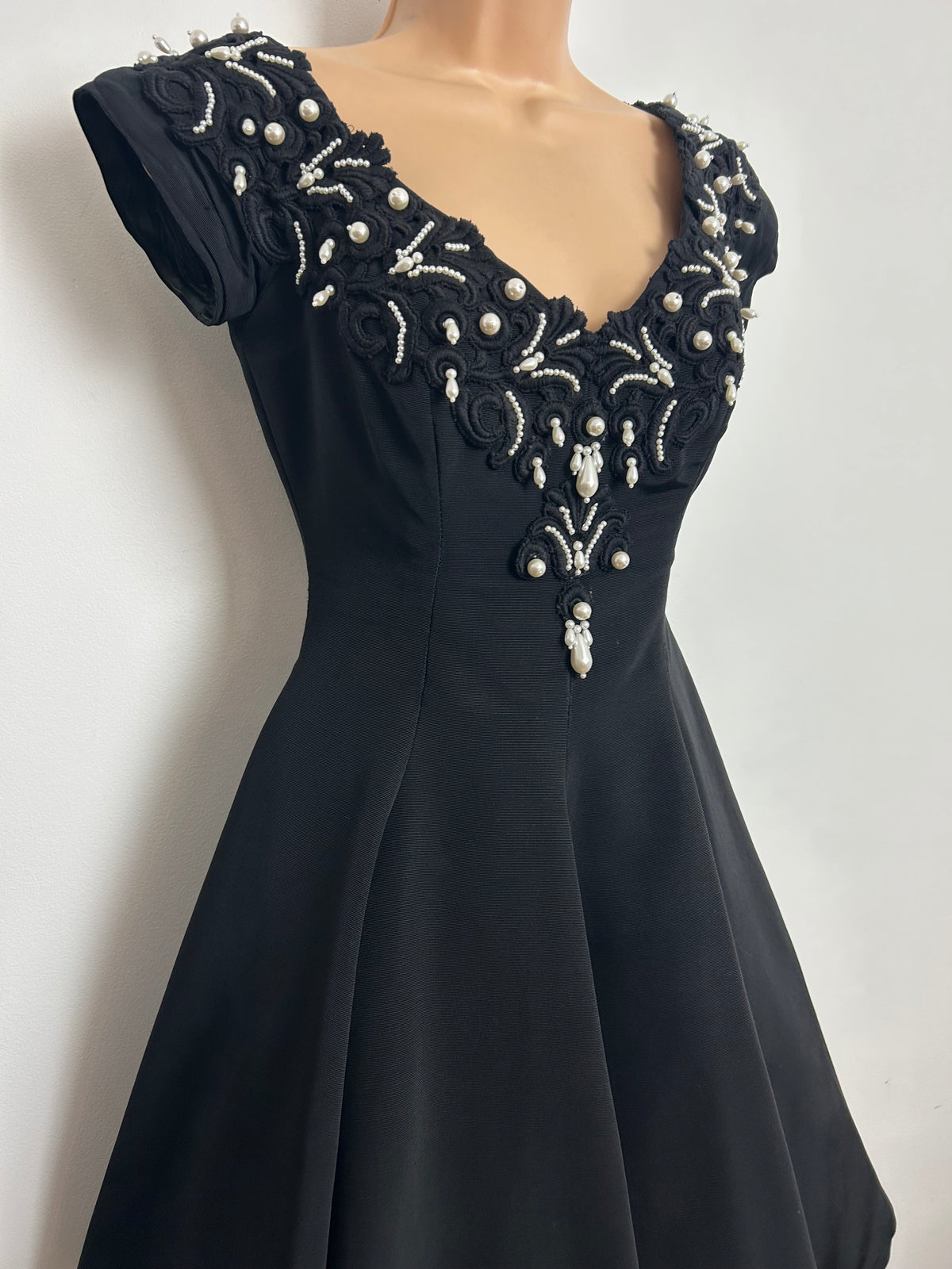 Vintage Early 1980s Rare DESIGNER DAVID FIELDEN Size 8 Black Pearl Bead Embellished Party Prom Occasion Dress