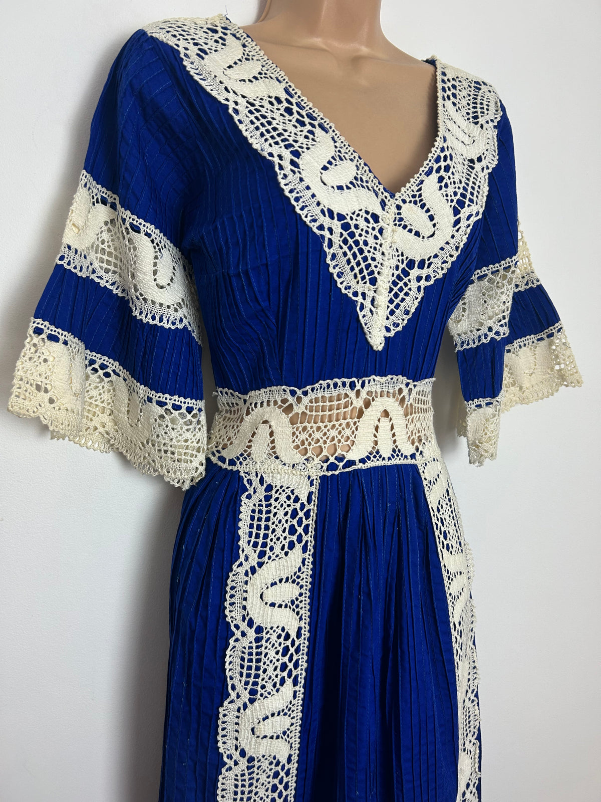 Vintage 1970s MEXICAN Size 10 Royal Blue Pintuck Pleated Crochet Lace Detail Cotton Maxi Dress