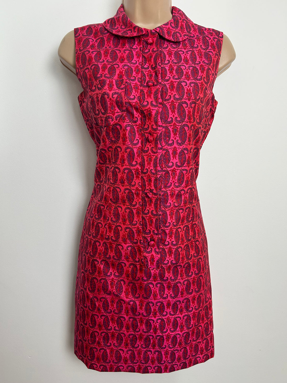 Vintage 1960s Size 8 Pink Tones Paisley Print Thai Silk Mini Mod Shift Dress