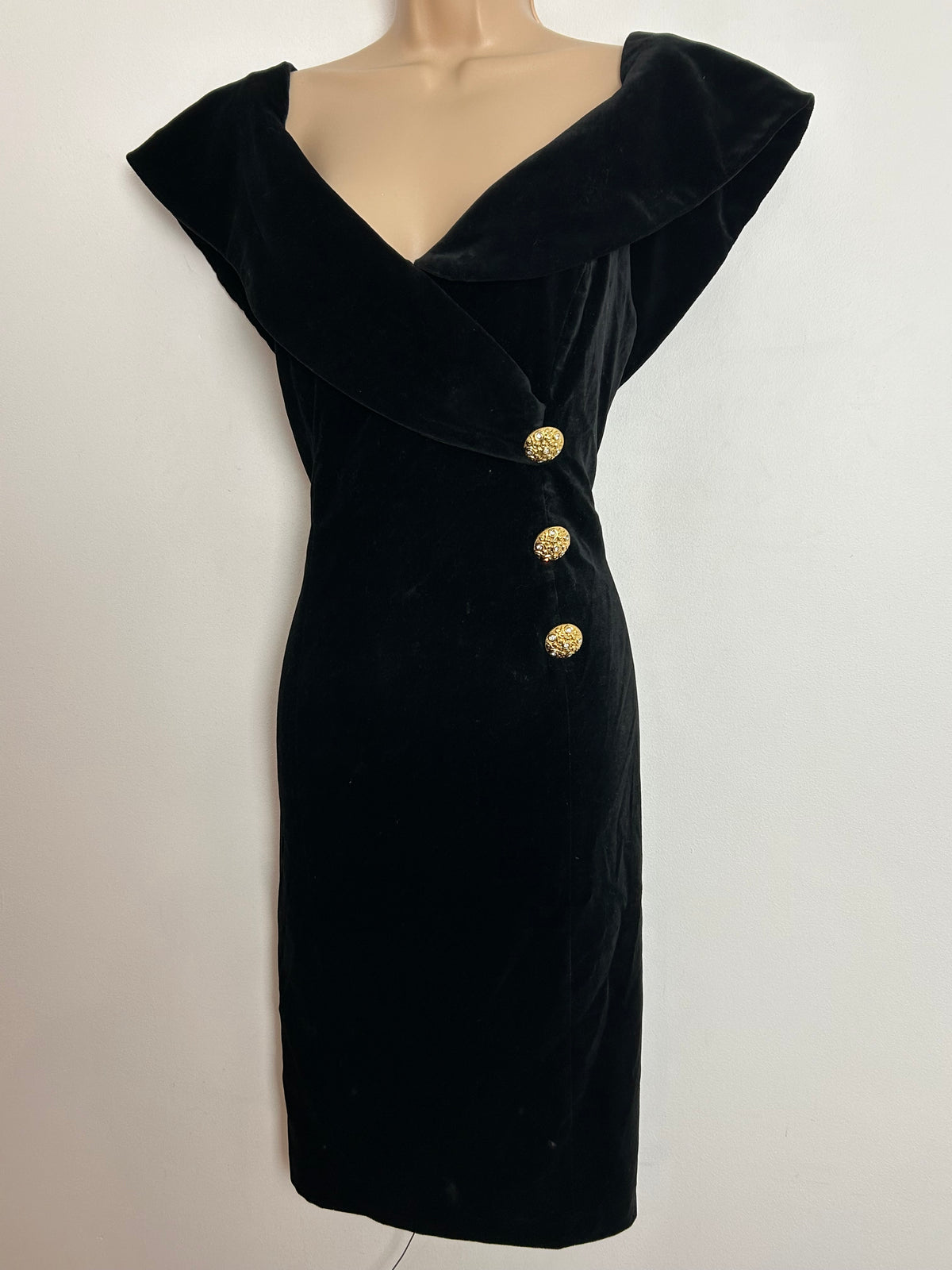 Vintage 1980s REGINE UK Size 12 Black Velvet Bardot Fitted Cocktail Party Evening Dress