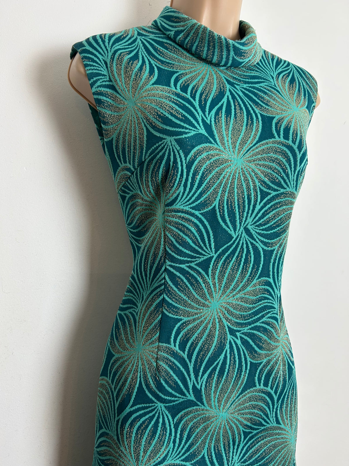 Vintage 1970s Size 8 Teal Turquoise & Gold Lurex Abstract Pattern Column Style Evening Maxi Dress