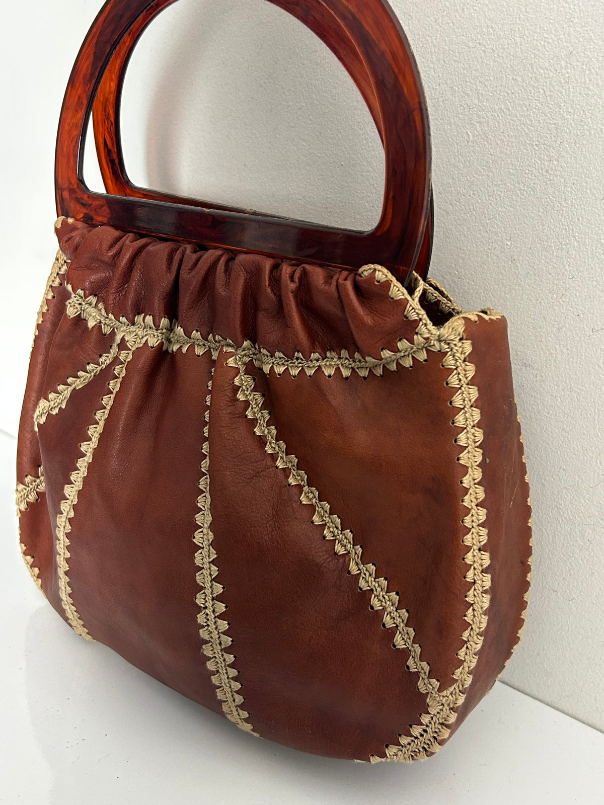 Vintage 1970s Chestnut Brown Leather Stitch Detail Plastic Handled Boho Handbag