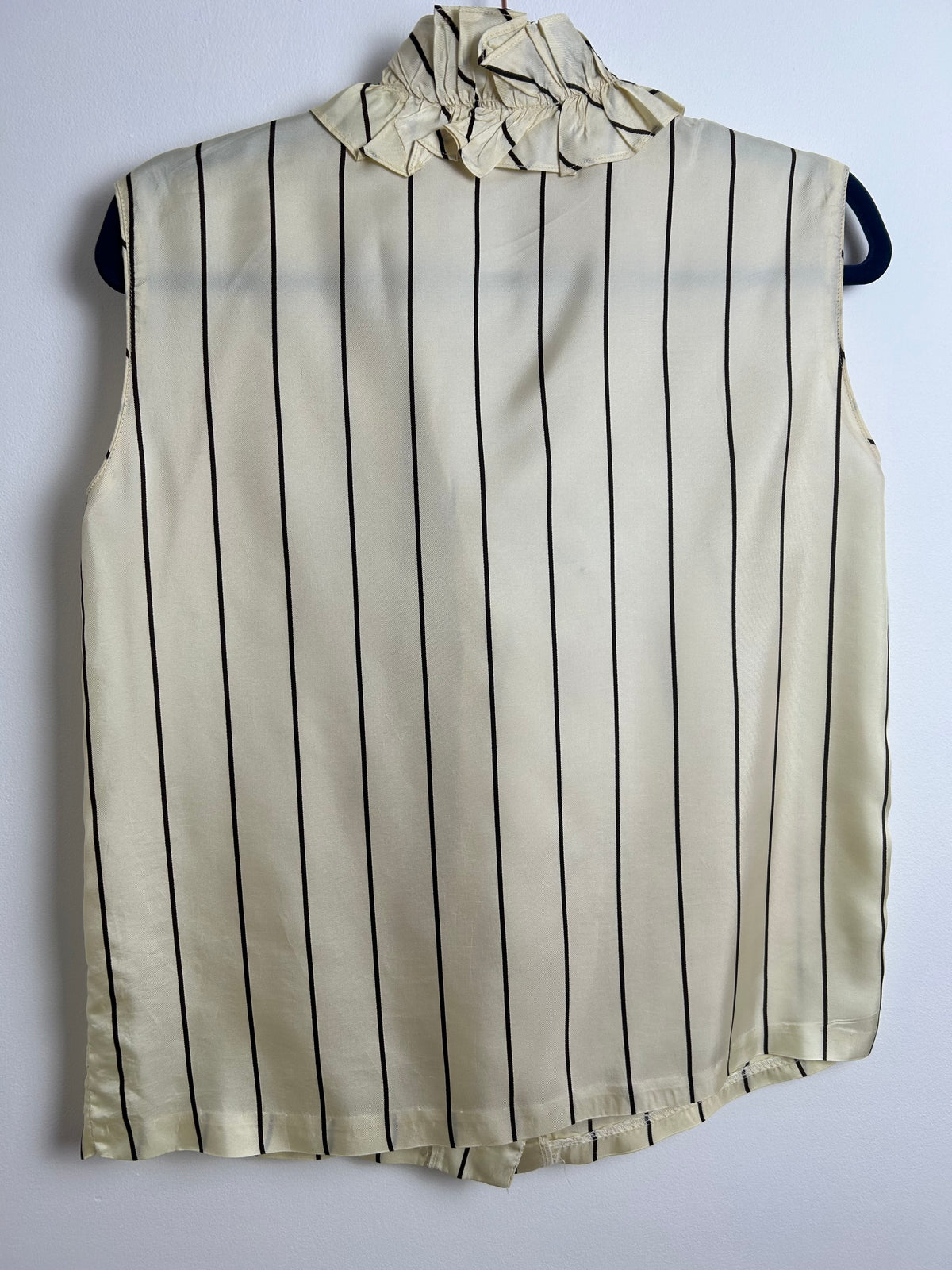 Vintage Early 1970s Size 10 Cream & Dark Brown Stripe Print Sleeveless Ruffle Trim Blouse
