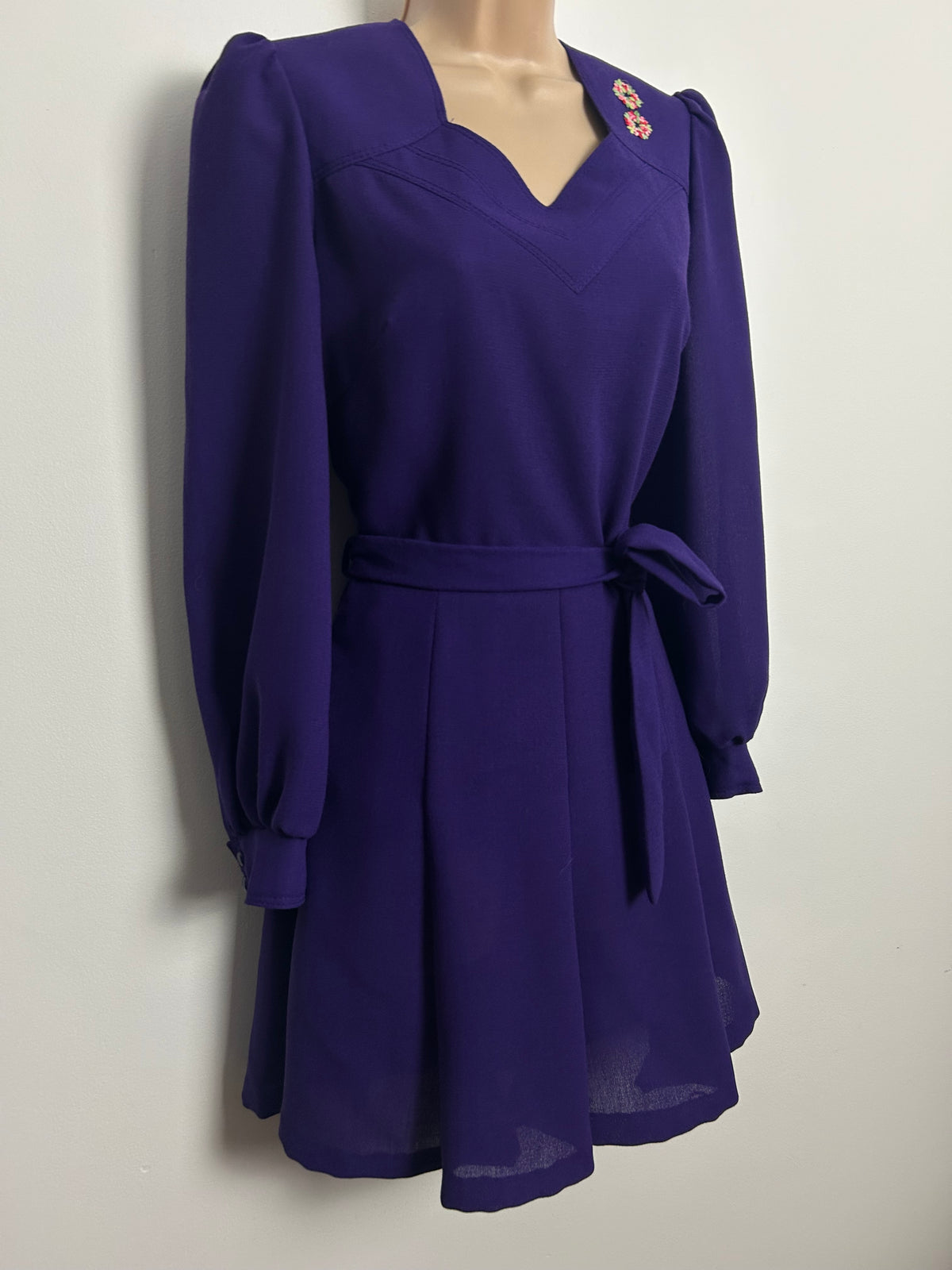 Vintage Late 1960s Size 6-8 Purple Wool Mix Long Sleeve Belted Mod Dress