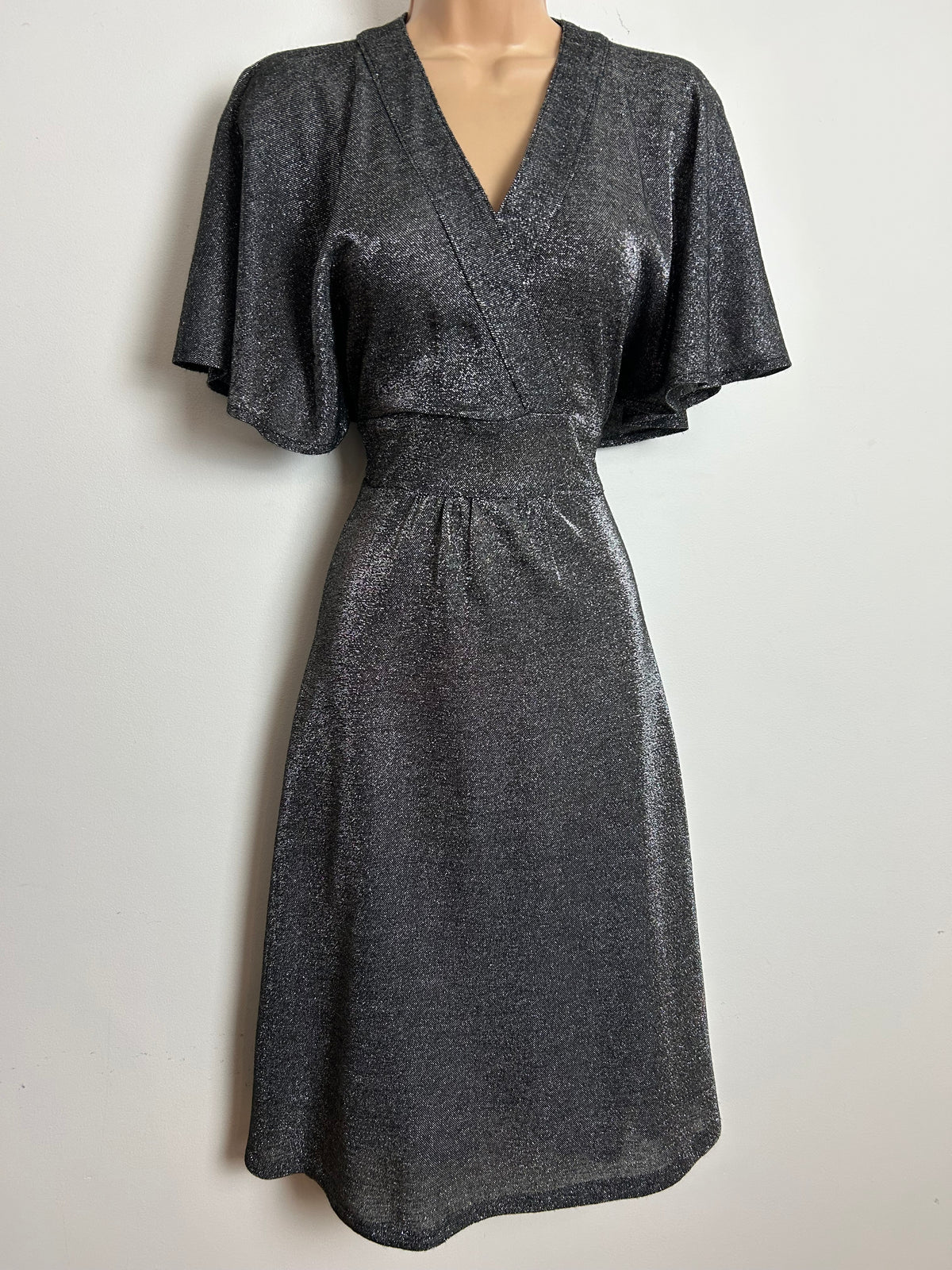 Vintage 1970s ARIES Size 10 Black & Silver Lurex Glittery Flutter Sleeve Tie Back Xmas Party Evening Dress