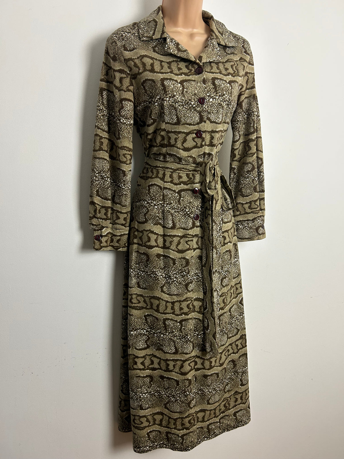 Vintage 1970s PETER SAUNDERS AVON TWEEDS Size 6-8 Brown Tones Snake Skin Print Belted Jersey Day Dress