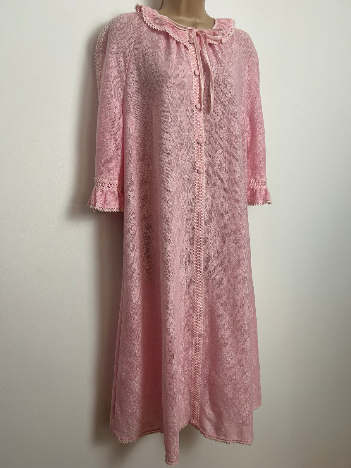 Vintage HANRO Size 16 Pink Lace Trim Midi Length House Nightie/Nightdress