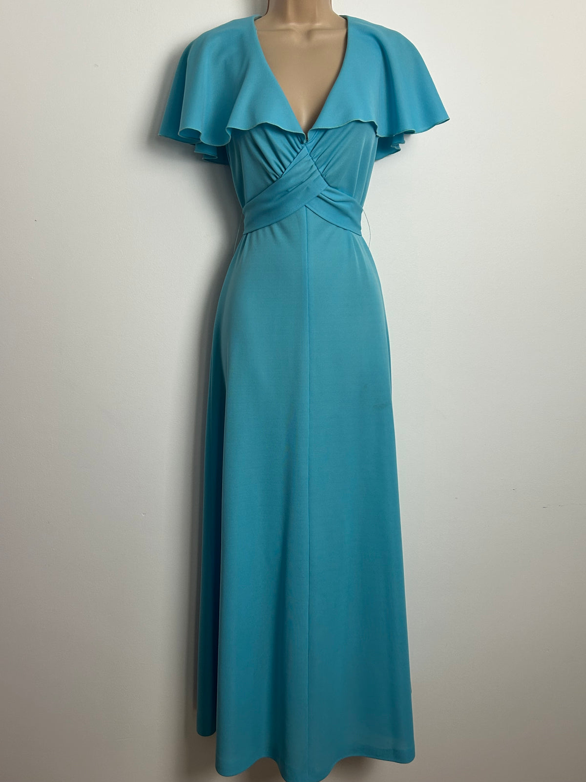 Vintage 1970s RICHARD SHOPS Size 8 Pale Blue Cape Collar Tie Back Maxi Dress