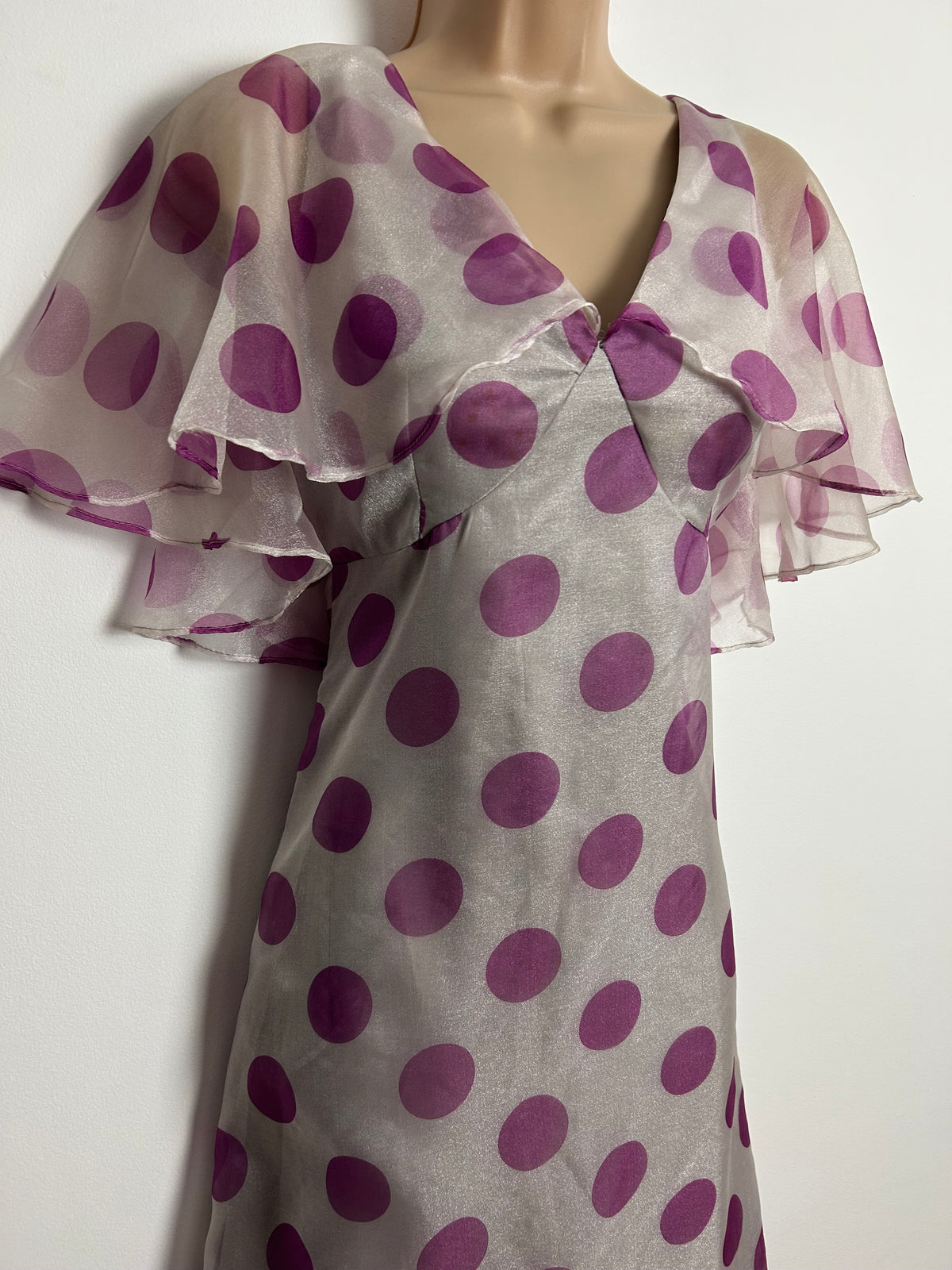 Vintage 1970s ALEXANDER CLARE UK Size 6-8 Pale Silvery Grey & Pink Spot Print Cape Sleeve Maxi Dress