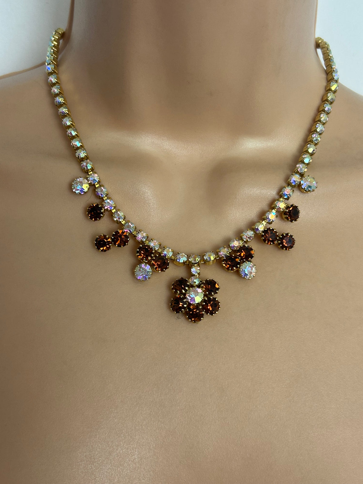 Vintage 1960s Beautiful Gold Tone Aurora Borealis & Amber Colour Diamante Set Dangle Necklace