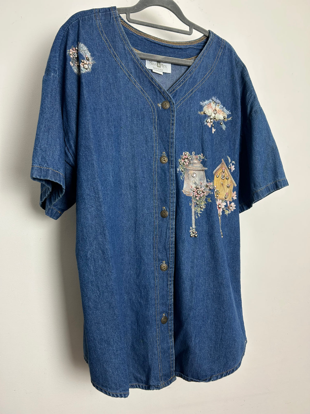 Vintage 1980s Size 16 Denim Collarless Shirt With Bird House & Bird Pattern With Studs