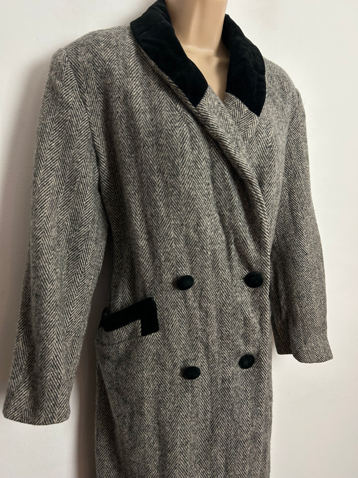 Vintage 1980s NOBLE FASHIONS UK Size 14 Grey Herringbone Wool Velvet Trim Double Breasted Coat
