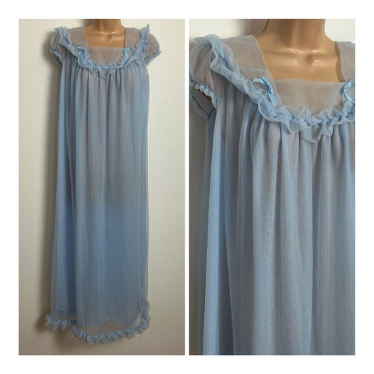 Vintage Late 1960s Size 16 Powder Blue Ruffle Bow Trim Detail Negligee Peignoir Nightdress