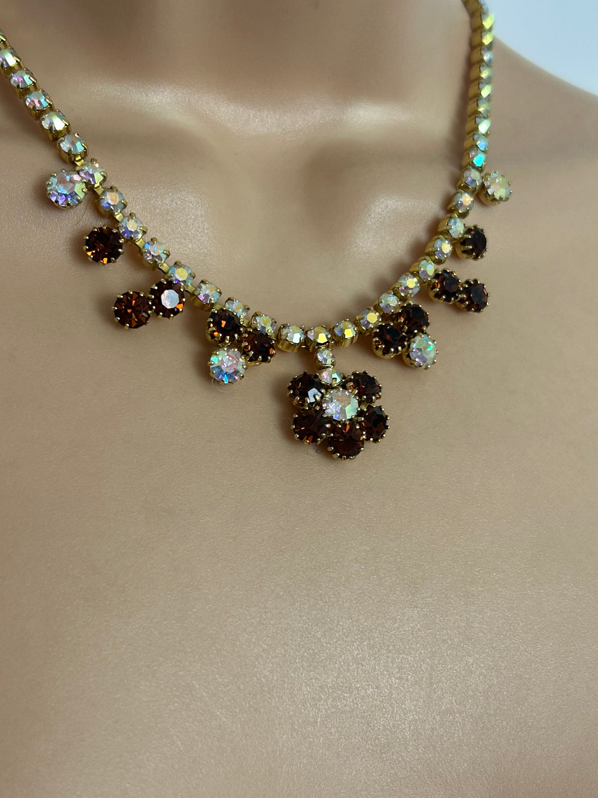 Vintage 1960s Beautiful Gold Tone Aurora Borealis & Amber Colour Diamante Set Dangle Necklace