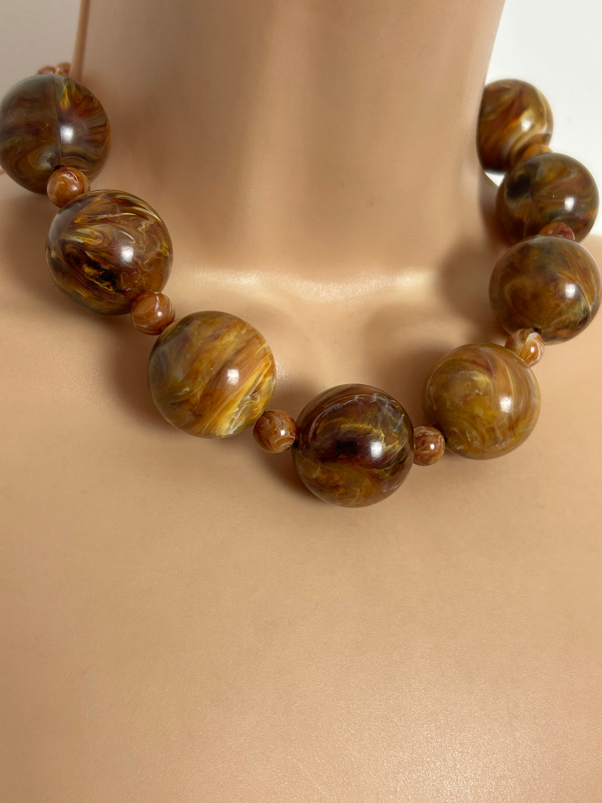 Vintage 1960s Very Chunky Marble Effect Large Bead Choker Necklace