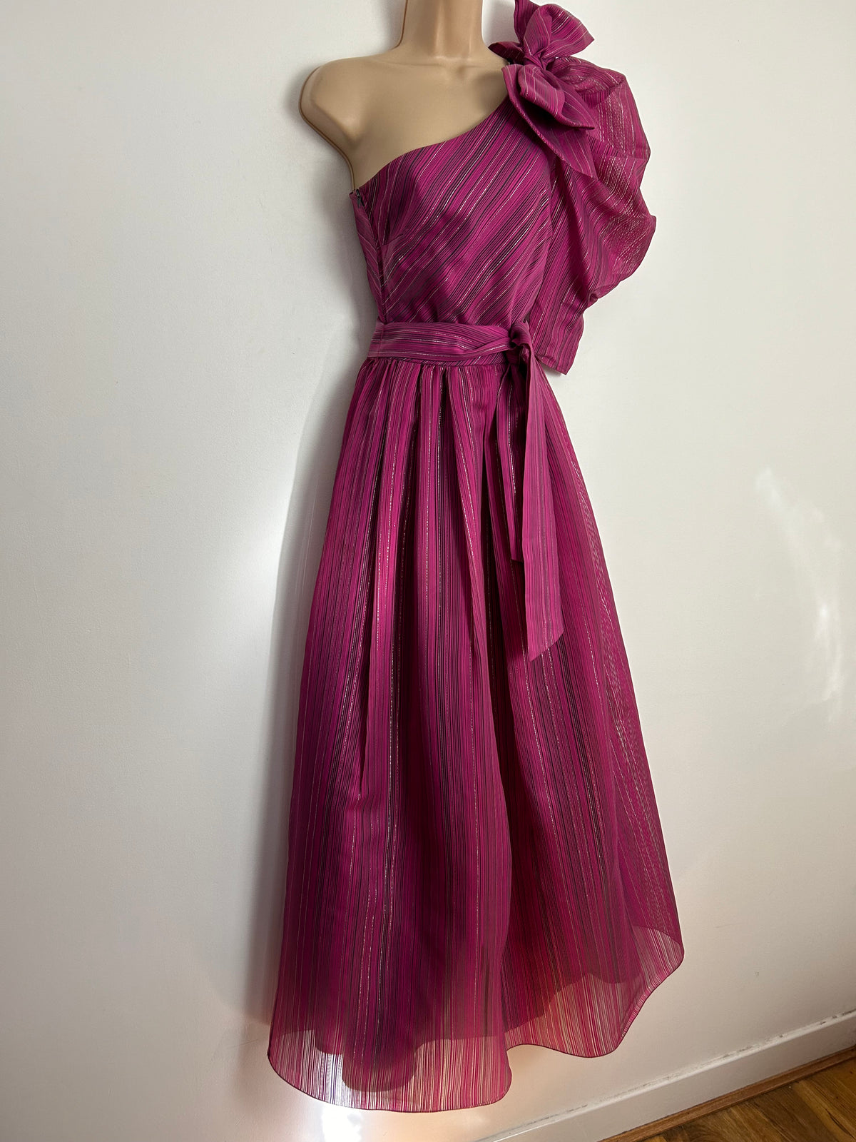 Vintage 1980s RONNETTA UK Size 6 Dark Pink & Black Stripe Print One Puffed Sleeve Bow Detail Belted Ballgown Occasion Dress