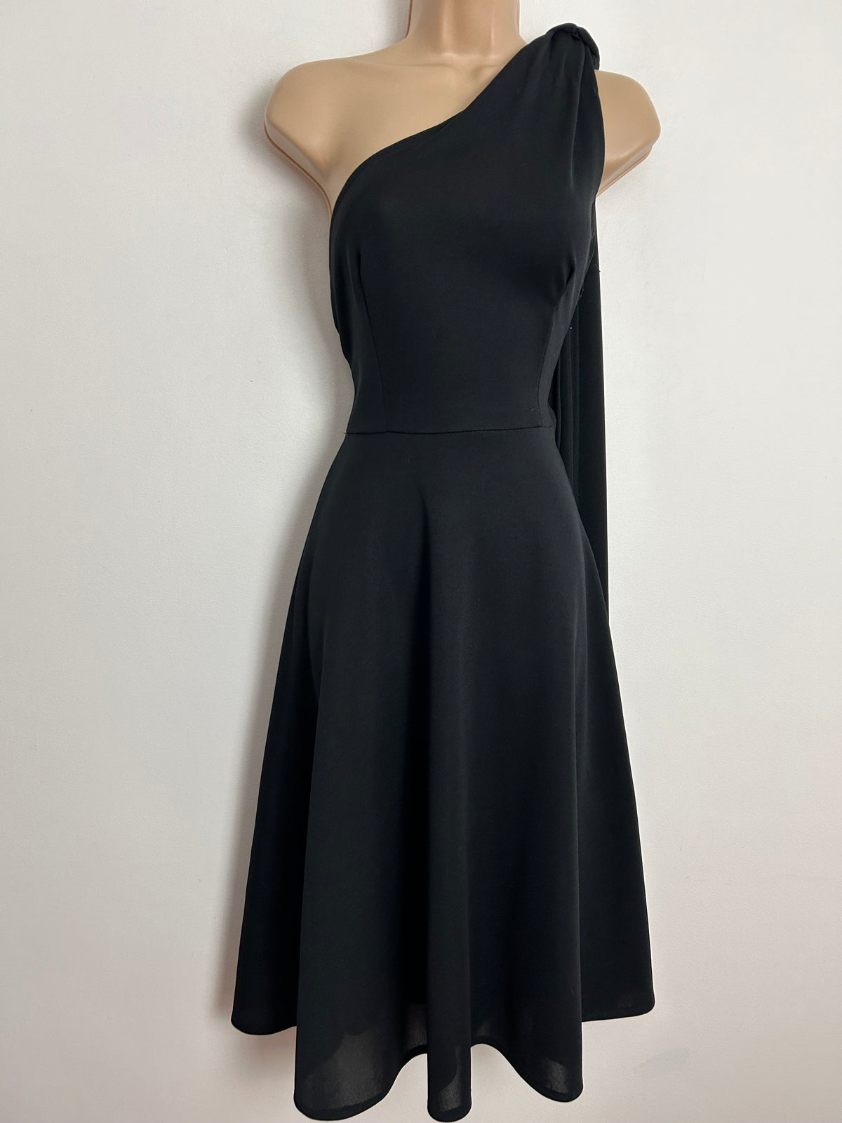 Vintage 1970s UK Size 8 Black One Shoulder Watteau Train Fit Flare Evening Party Dress