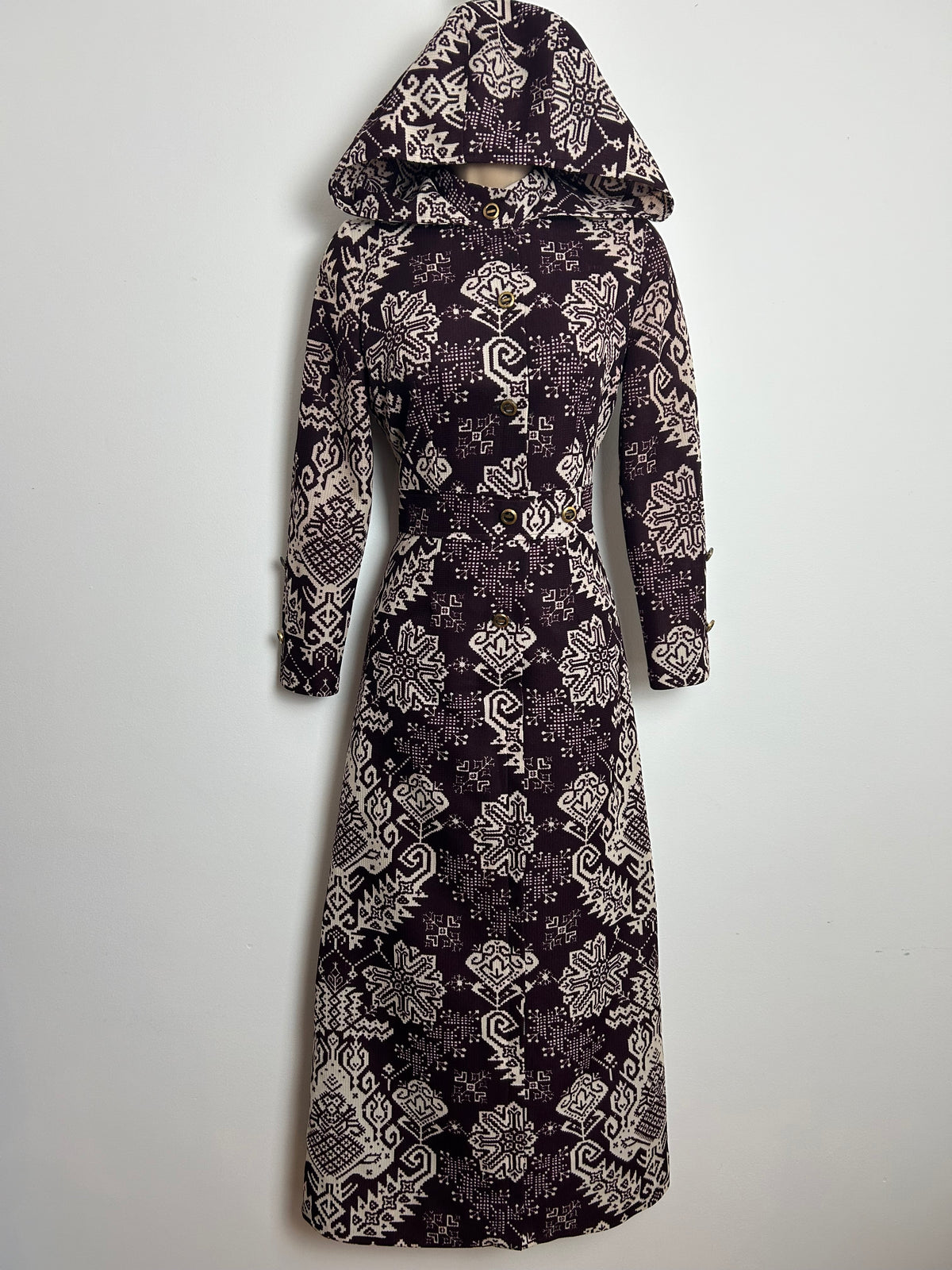 Vintage 1970s Size 8-10 Aubergine Purple & Off White Abstract Print Long Sleeve Hooded Maxi Dress