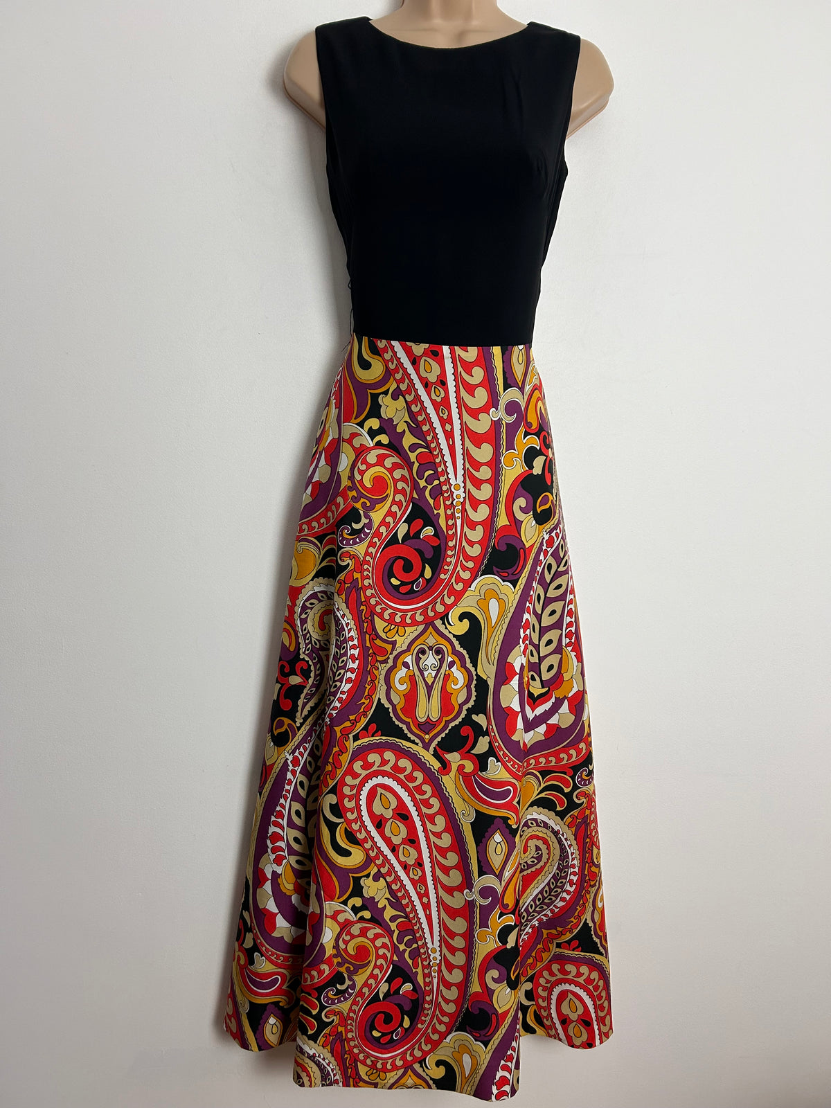 Vintage 1970s UK Size 8 Black Red & Beige Abstract Paisley Print Sleeveless Maxi Dress