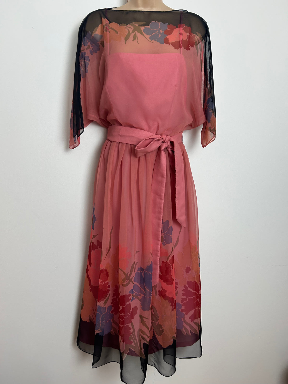 Vintage Early 1980s Size 8-10 Salmon Pink Black Dark Red & Blue Floral Belted Midi Dress