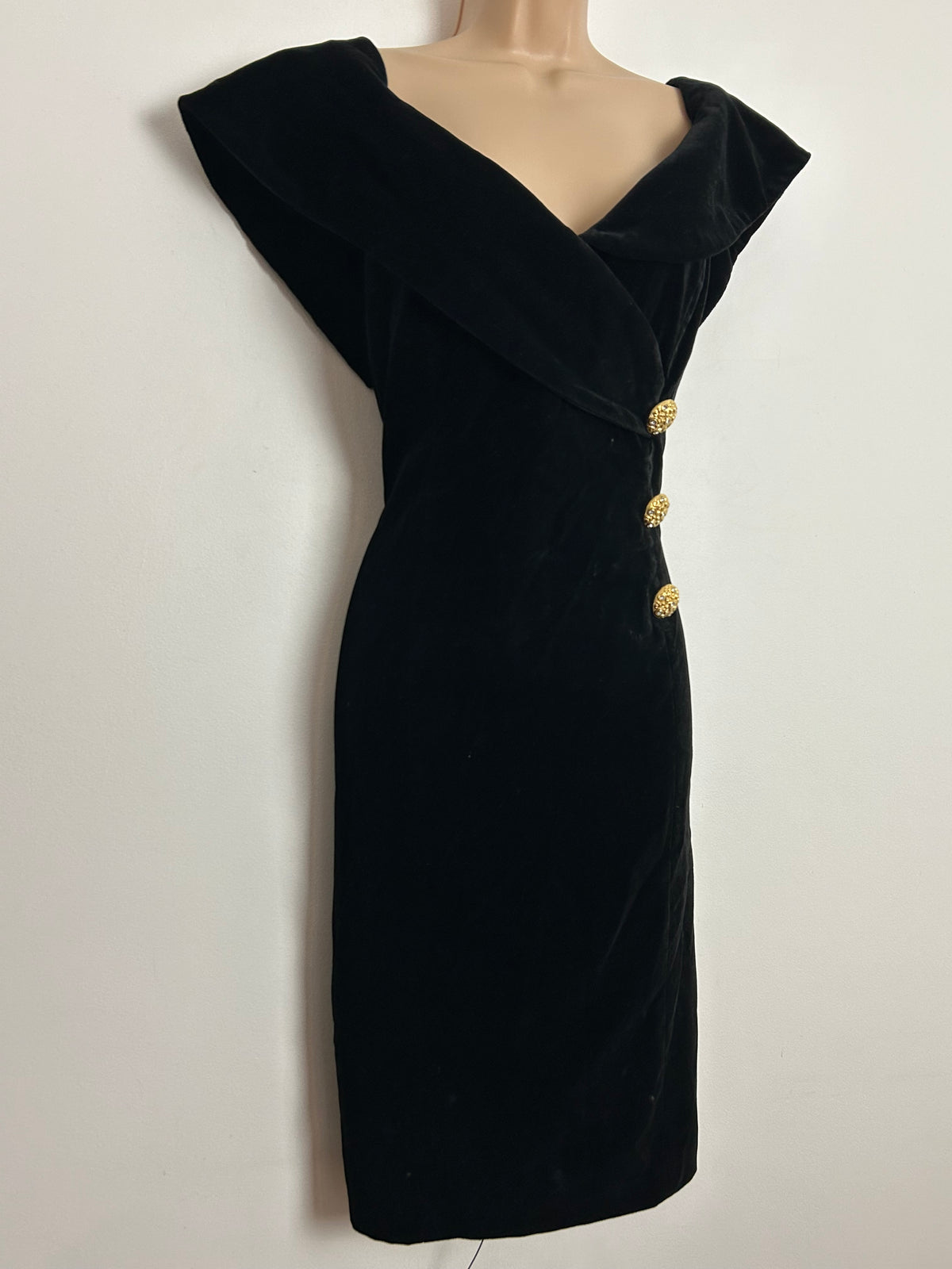 Vintage 1980s REGINE UK Size 12 Black Velvet Bardot Fitted Cocktail Party Evening Dress
