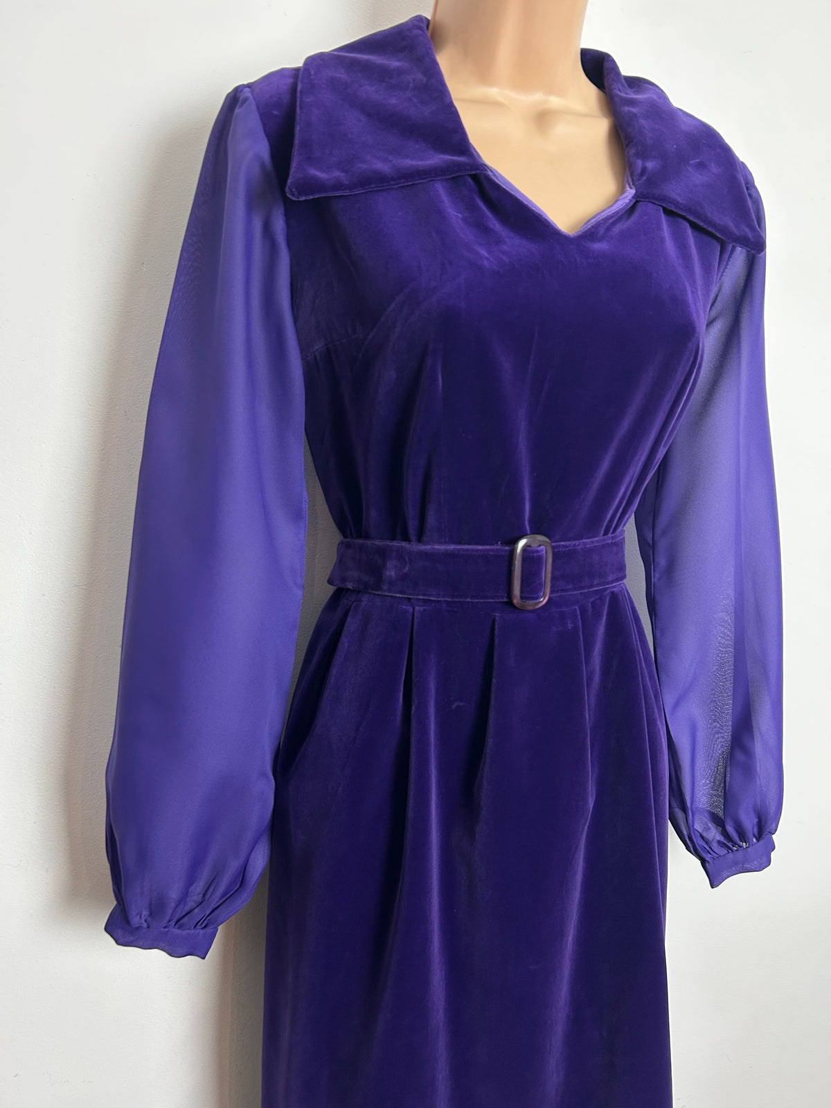 Vintage 1970s Size 10 Purple Velvet & Chiffon Sleeve Belted Dress