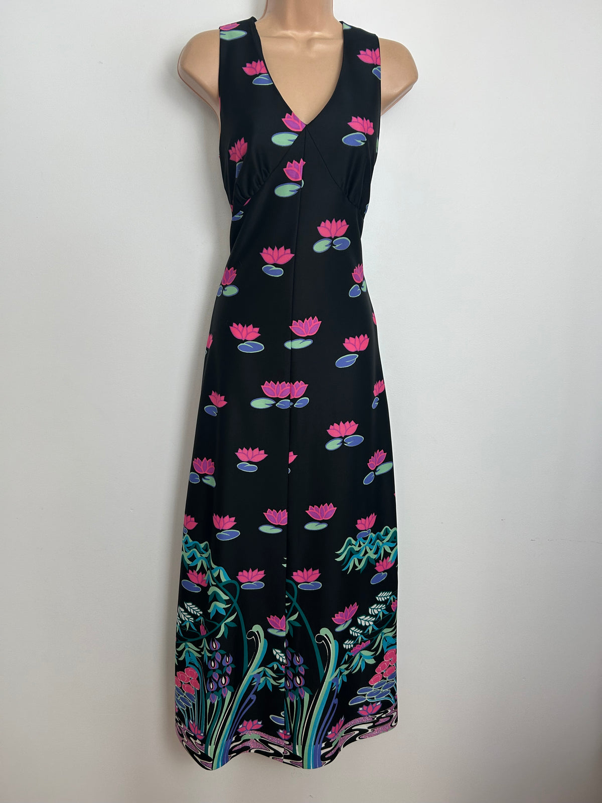 Vintage 1970s Size 10 Black Pink Blue 7 Mint Green Waterlily & Lillypad Print Maxi Dress
