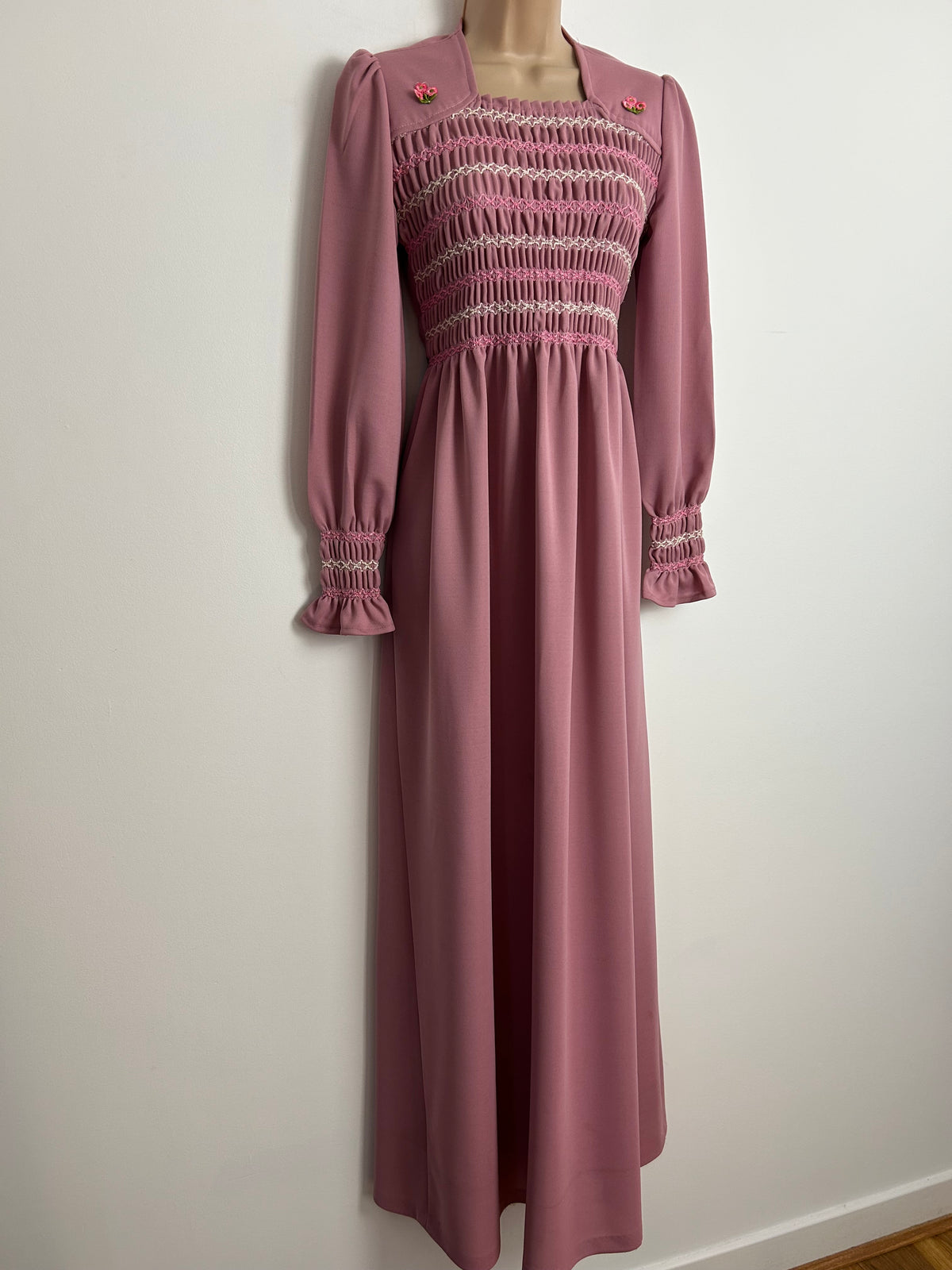 Vintage 1970s UK Size 8-10 Dusky Pink Shirred Bodice Long Sleeve Tie Back Maxi Dress