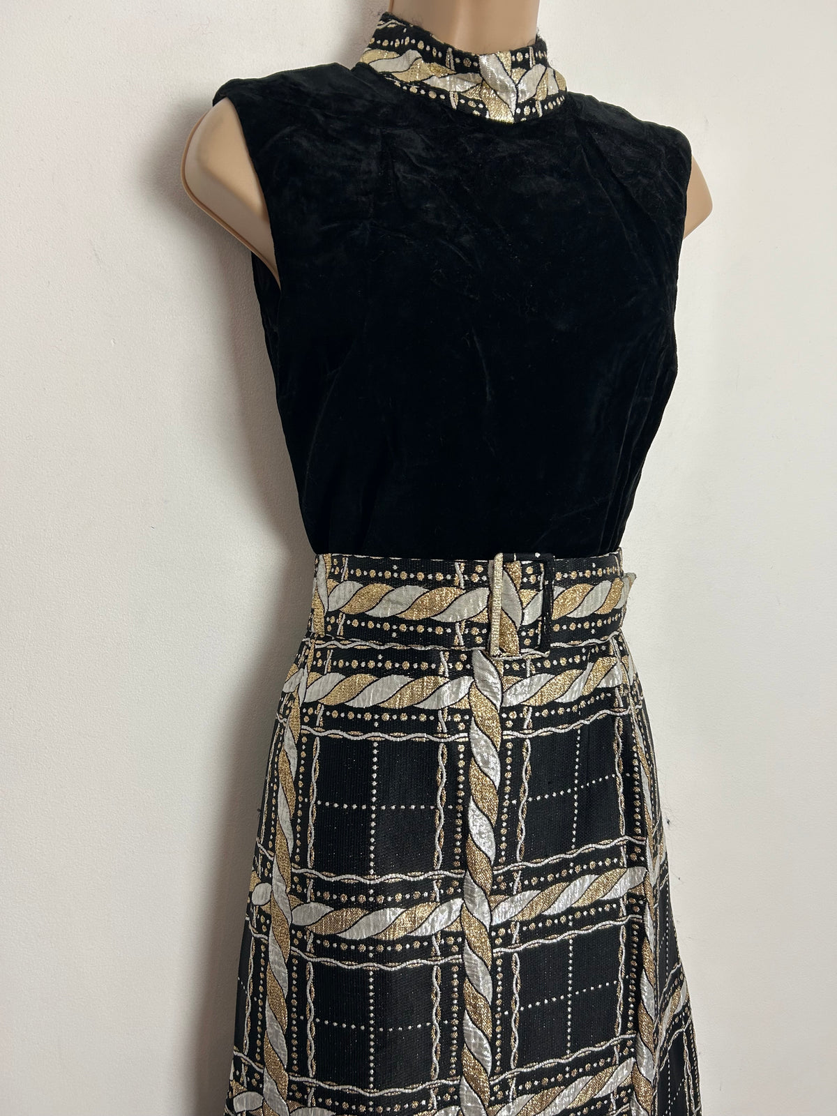 Vintage 1960s UK Size 8 Black Gold & Silver Velvet & Metallic Brocade Check Pattern Sleeveless Belted Occasion Evening Maxi Dress